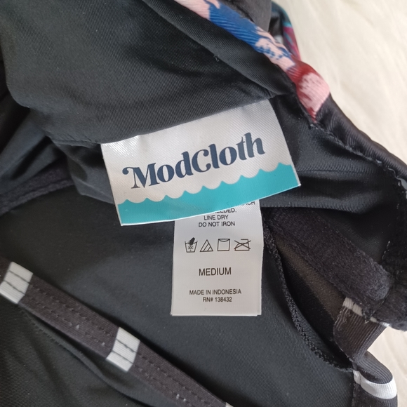 {Modcloth} The Harper Floral and Striped One-Piece Swimsuit - Picture 4 of 5